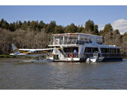 Charter Boat / Yacht - Discovery 1, Tuakau Landing (Inland North Island)