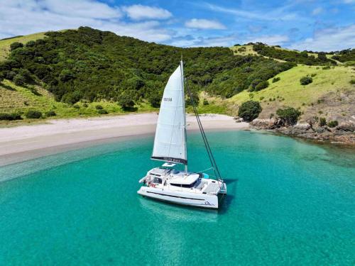 Charter Boat / Yacht - Silver Wave Yacht Charters, Paihia, Waitangi & Russell (Bay of Islands, Northland)